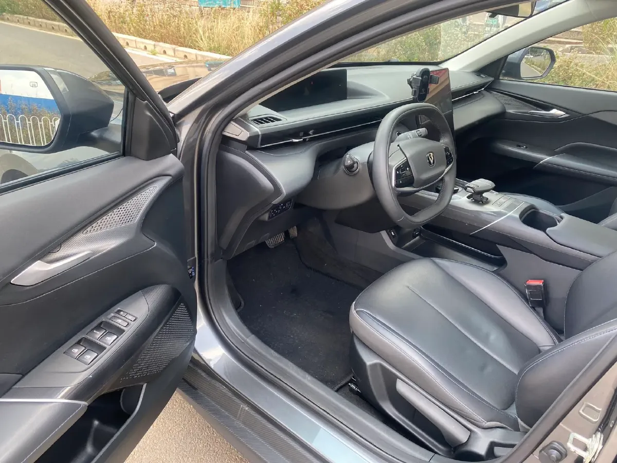 2023 ChangAn Lamore 1.5T 170HP L4 7DCT,autocango,china used car exporter,china ev exporter,chinese used car exporter,chinese used ev exporter