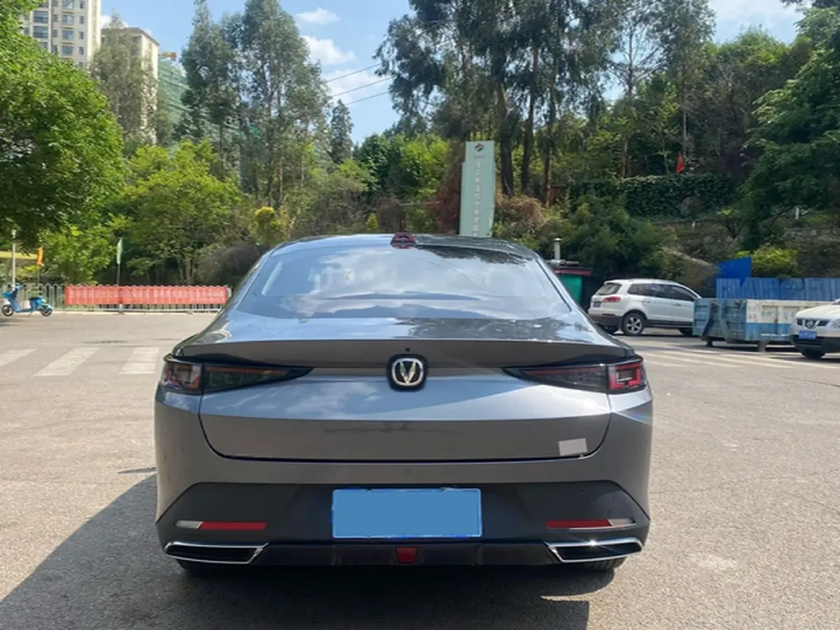 2023 ChangAn Lamore 1.5T 170HP L4 7DCT,autocango,china used car exporter,china ev exporter,chinese used car exporter,chinese used ev exporter