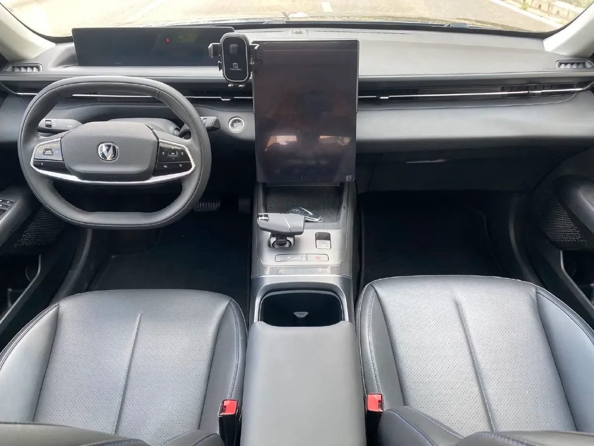 2023 ChangAn Lamore 1.5T 170HP L4 7DCT,autocango,china used car exporter,china ev exporter,chinese used car exporter,chinese used ev exporter