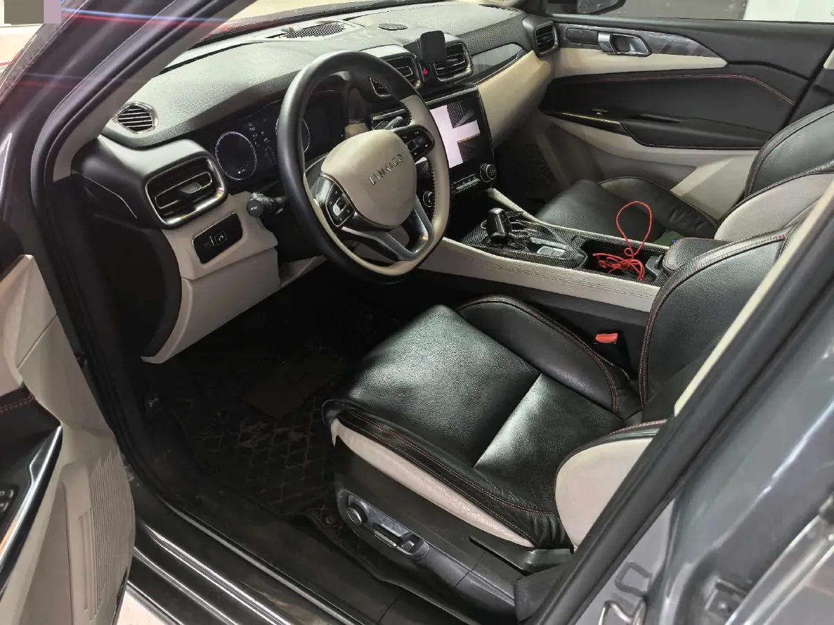 2018 Toyota C-HR 2.0L 171HP L4 CVT,autocango,china used car exporter,china ev exporter,chinese used car exporter,chinese used ev exporter