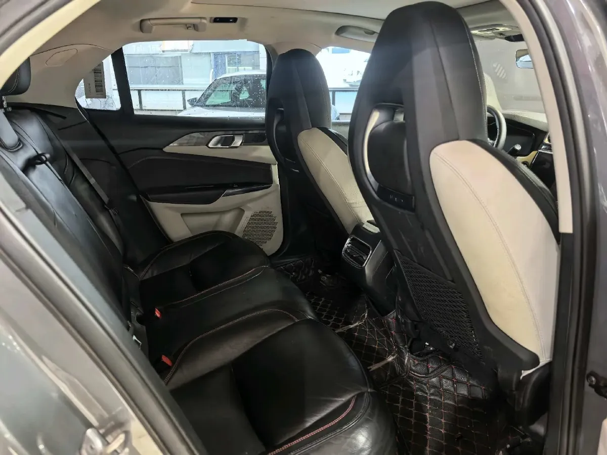 2018 Toyota C-HR 2.0L 171HP L4 CVT,autocango,china used car exporter,china ev exporter,chinese used car exporter,chinese used ev exporter