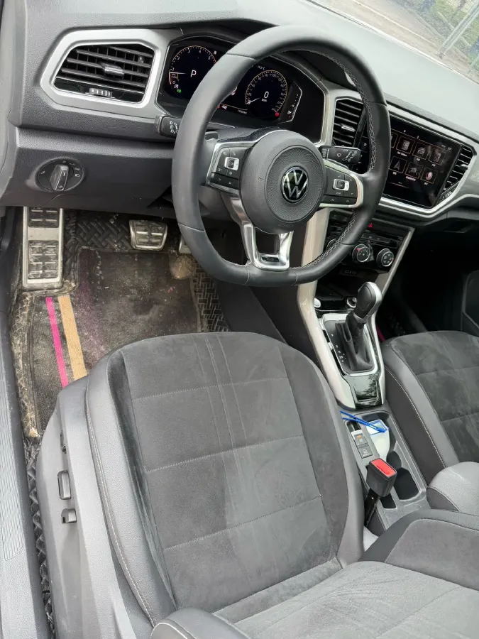 2022 Volkswagen T-Roc 1.4T 150HP L4 7DCT,autocango,china used car exporter,china ev exporter,chinese used car exporter,chinese used ev exporter