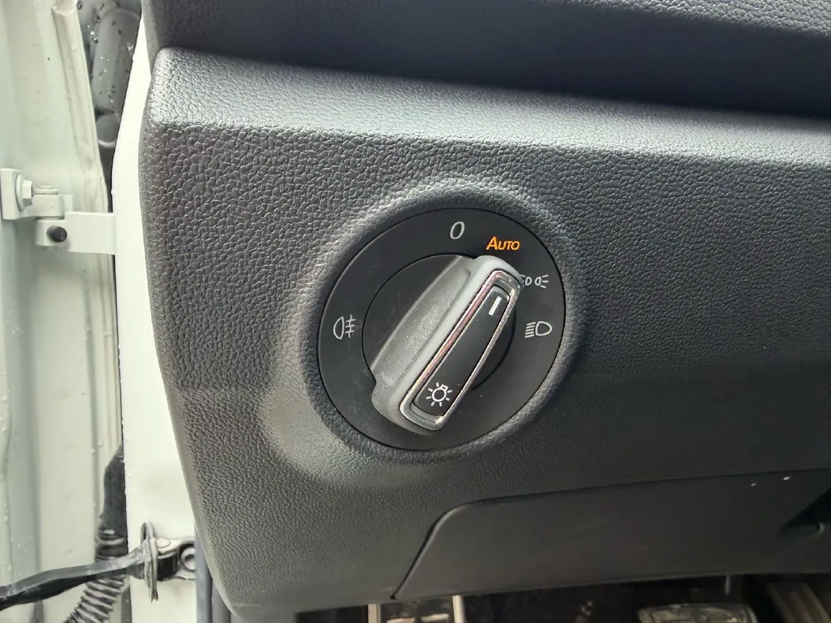 2022 Volkswagen T-Roc 1.4T 150HP L4 7DCT,autocango,china used car exporter,china ev exporter,chinese used car exporter,chinese used ev exporter