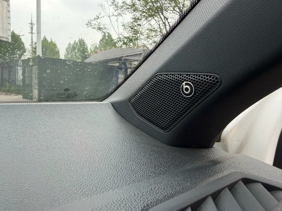 2022 Volkswagen T-Roc 1.4T 150HP L4 7DCT,autocango,china used car exporter,china ev exporter,chinese used car exporter,chinese used ev exporter