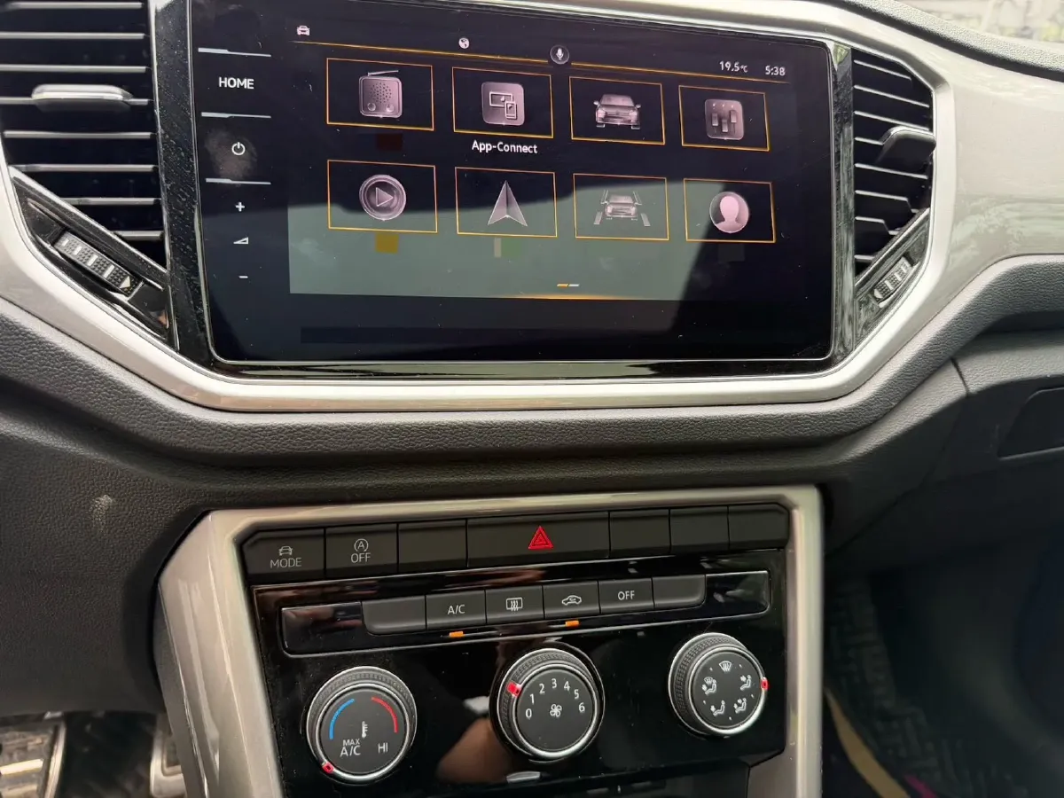 2022 Volkswagen T-Roc 1.4T 150HP L4 7DCT,autocango,china used car exporter,china ev exporter,chinese used car exporter,chinese used ev exporter