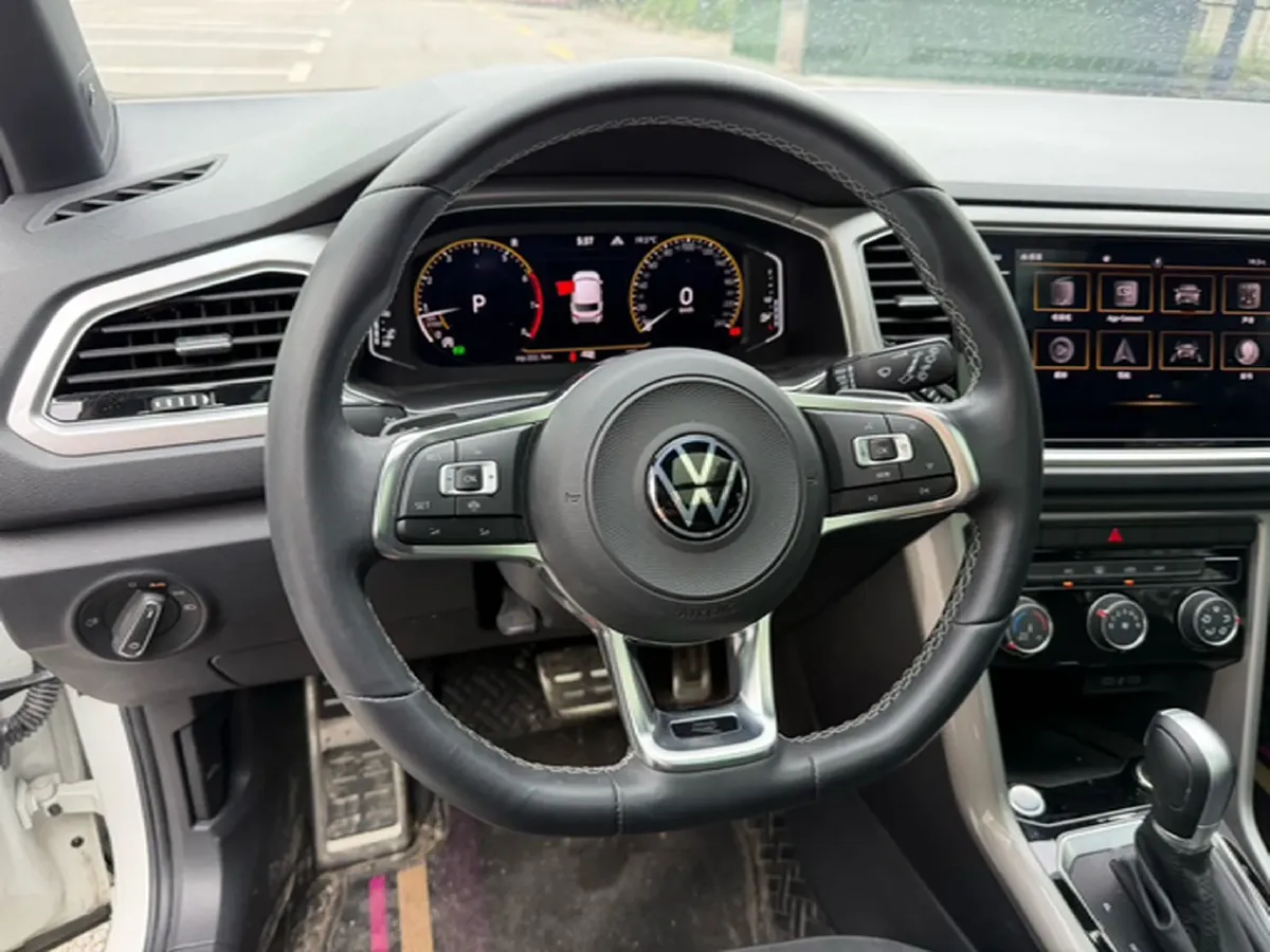 2022 Volkswagen T-Roc 1.4T 150HP L4 7DCT,autocango,china used car exporter,china ev exporter,chinese used car exporter,chinese used ev exporter