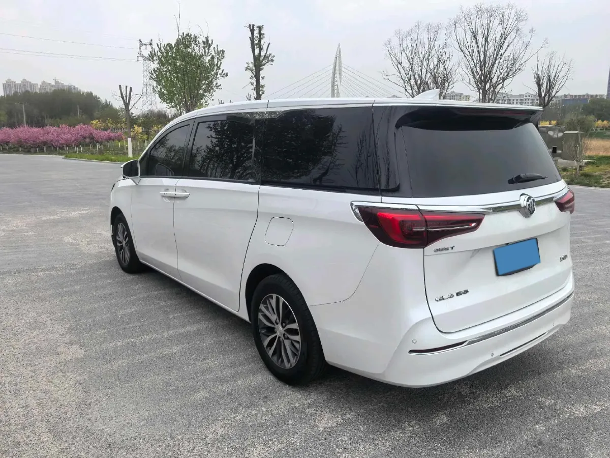 2022 Buick GL8 2.0T 237HP L4 9AT,autocango,china used car exporter,china ev exporter,chinese used car exporter,chinese used ev exporter