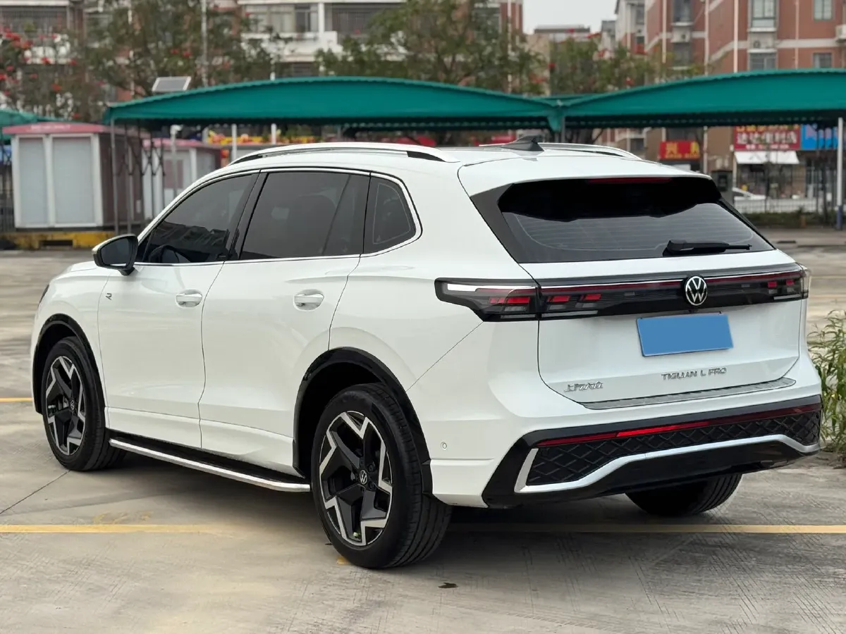 2024 Volkswagen Tiguan L 2.0T 186HP L4 7DCT,autocango,china used car exporter,china ev exporter,chinese used car exporter,chinese used ev exporter
