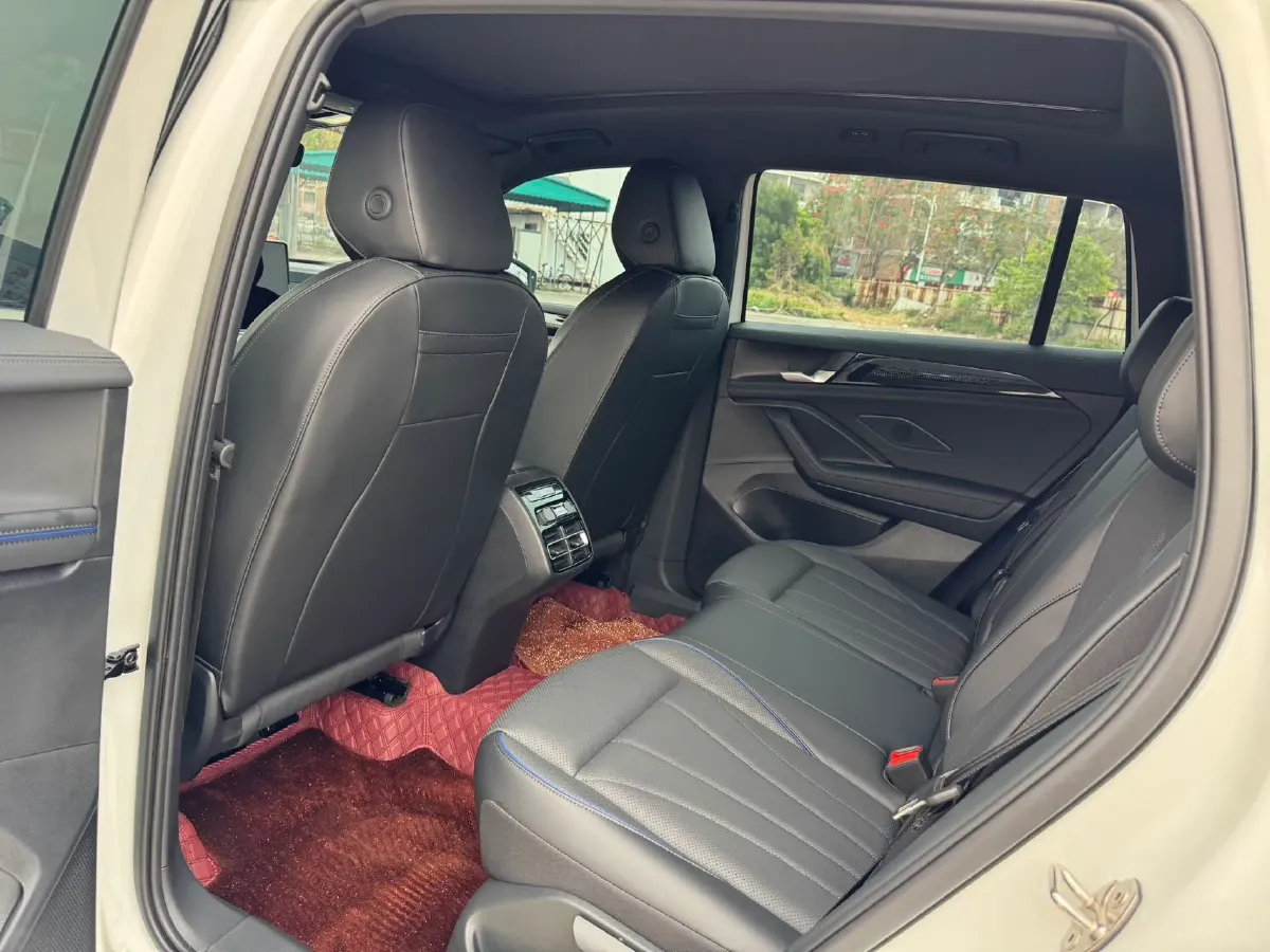 2024 Volkswagen Tiguan L 2.0T 186HP L4 7DCT,autocango,china used car exporter,china ev exporter,chinese used car exporter,chinese used ev exporter