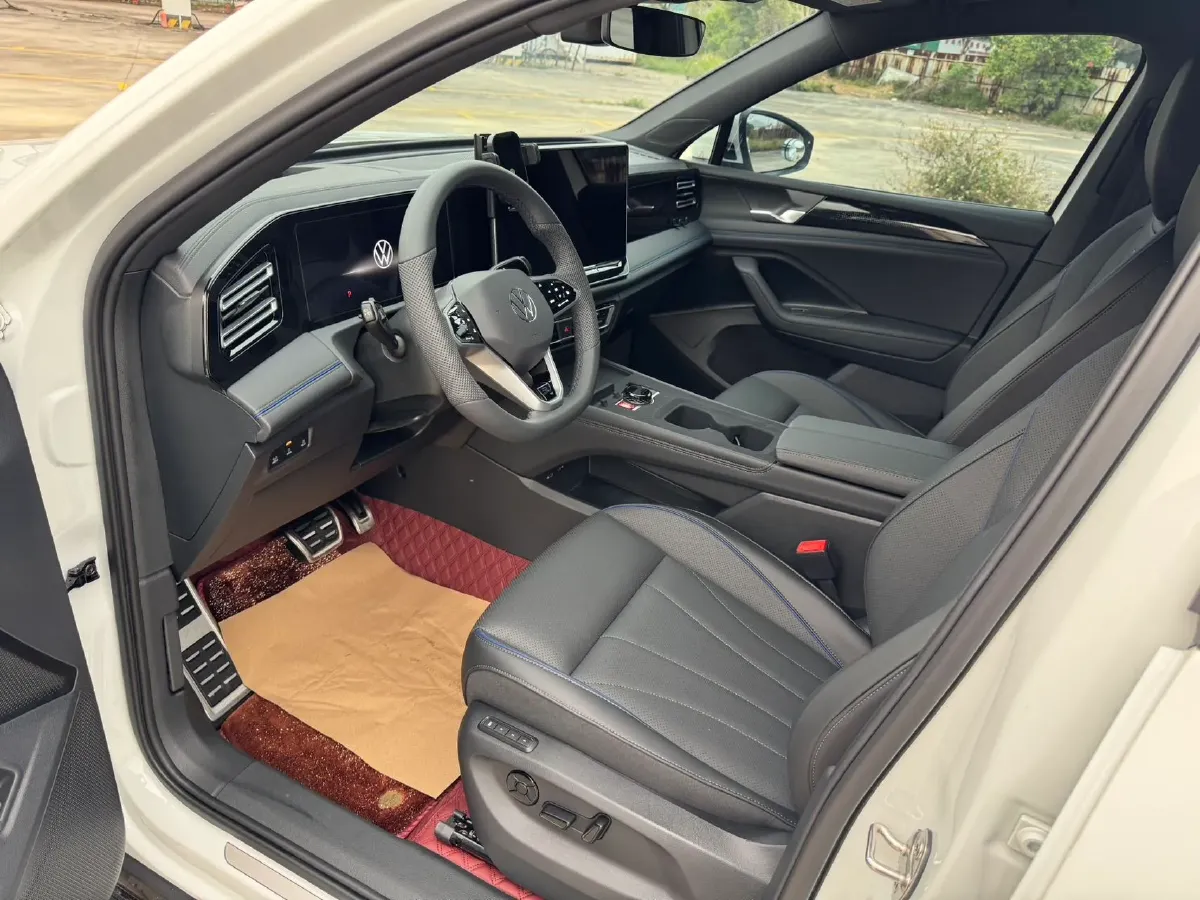 2024 Volkswagen Tiguan L 2.0T 186HP L4 7DCT,autocango,china used car exporter,china ev exporter,chinese used car exporter,chinese used ev exporter