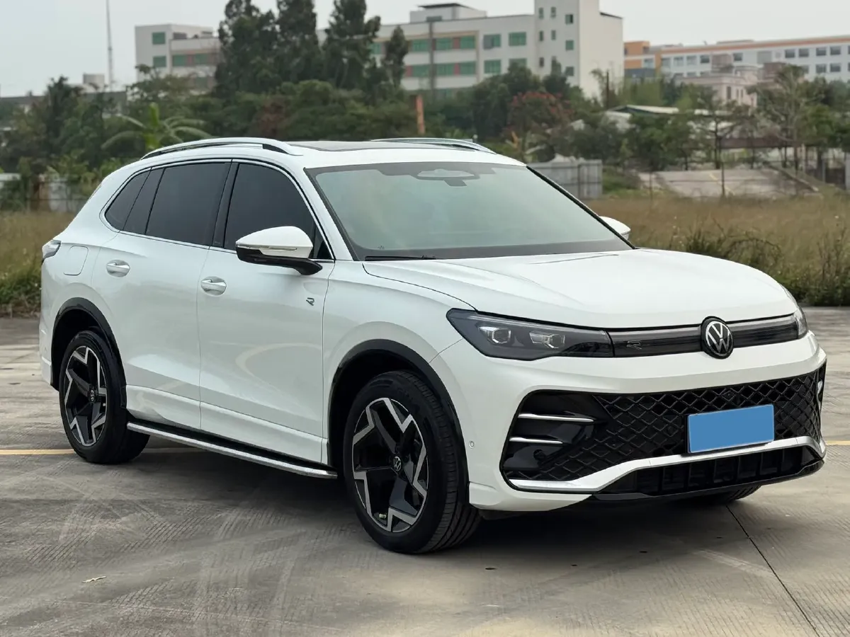 2024 Volkswagen Tiguan L 2.0T 186HP L4 7DCT,autocango,china used car exporter,china ev exporter,chinese used car exporter,chinese used ev exporter