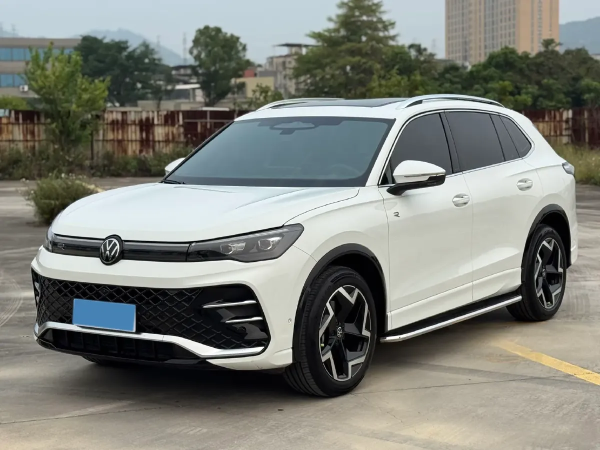 2024 Volkswagen Tiguan L 2.0T 186HP L4 7DCT,autocango,china used car exporter,china ev exporter,chinese used car exporter,chinese used ev exporter