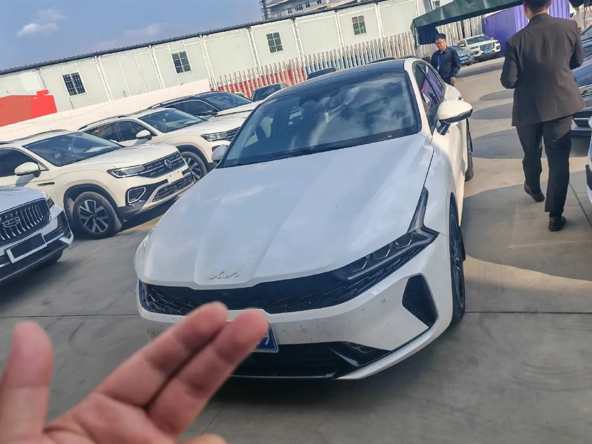 2021 Toyota Camry 2.0L 178HP L4 CVT,autocango,china used car exporter,china ev exporter,chinese used car exporter,chinese used ev exporter