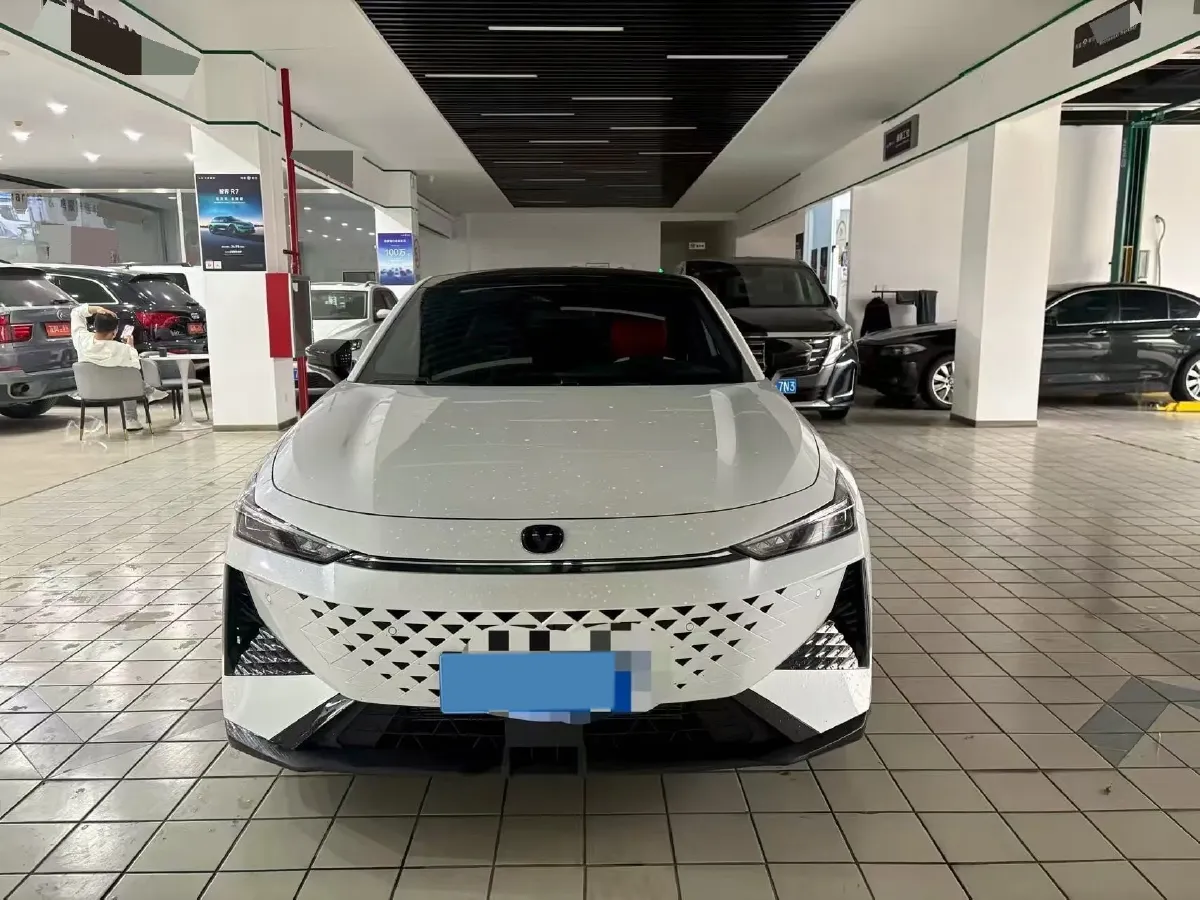 2024 ChangAn UNI-V 1.5T 188HP L4 7DCT,autocango,china used car exporter,china ev exporter,chinese used car exporter,chinese used ev exporter