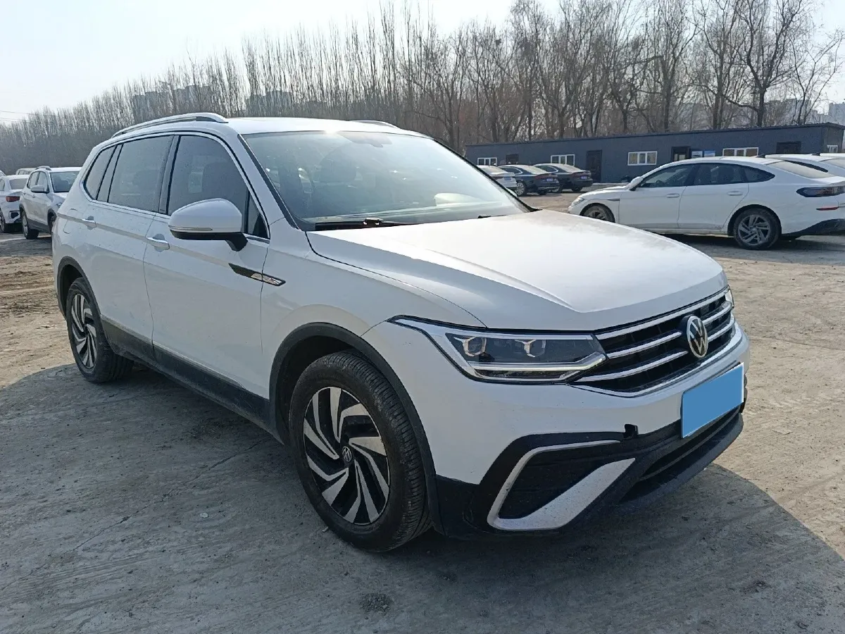 2023 Volkswagen Tiguan L 1.5T 160HP L4 7DCT,autocango,china used car exporter,china ev exporter,chinese used car exporter,chinese used ev exporter
