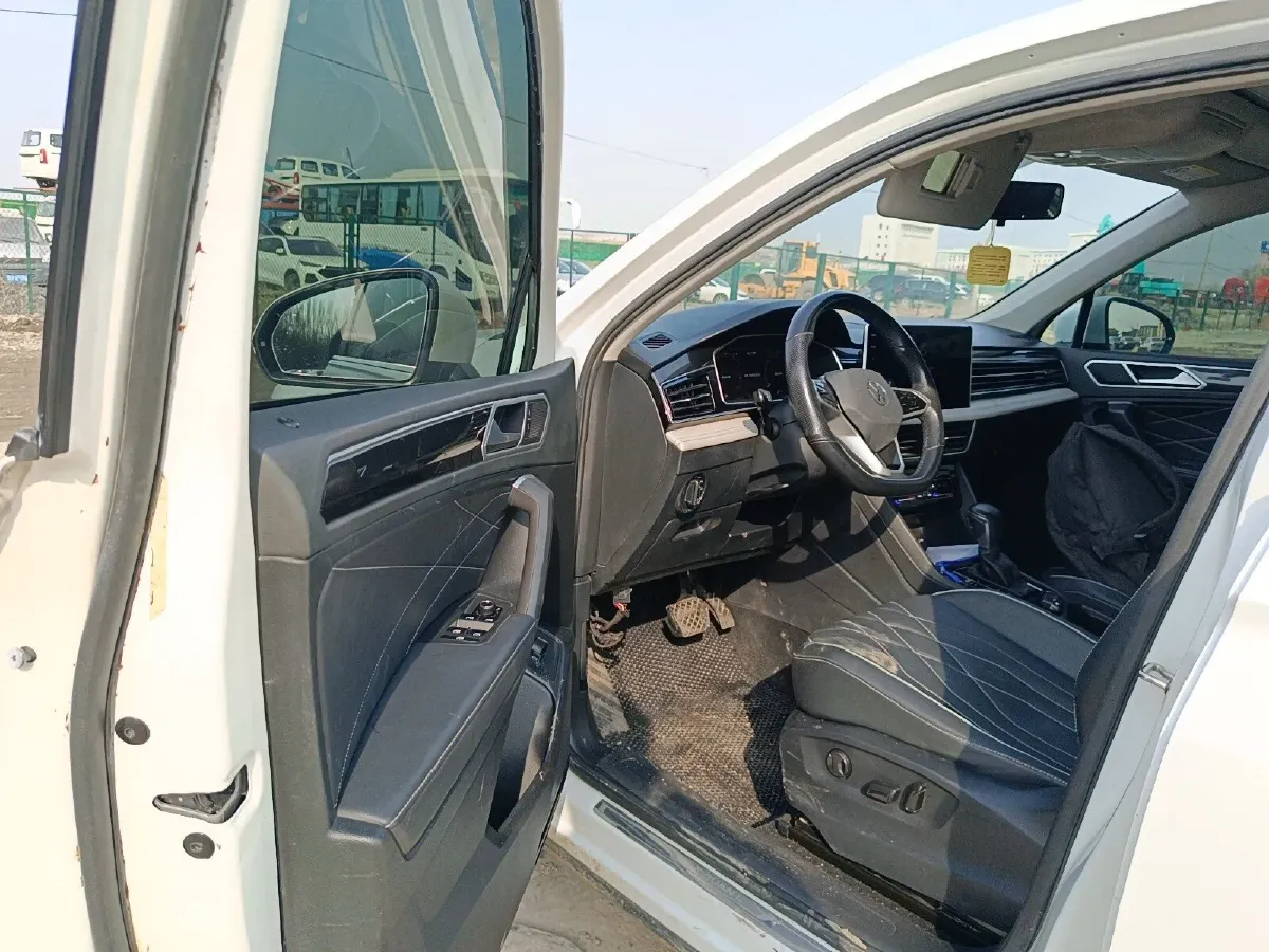 2023 Volkswagen Tiguan L 1.5T 160HP L4 7DCT,autocango,china used car exporter,china ev exporter,chinese used car exporter,chinese used ev exporter
