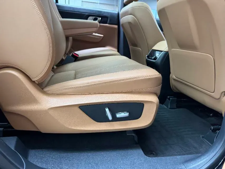 2020 Li ONE Range Extended 131HP REEV 40.5KWH,autocango,china used car exporter,china ev exporter,chinese used car exporter,chinese used ev exporter