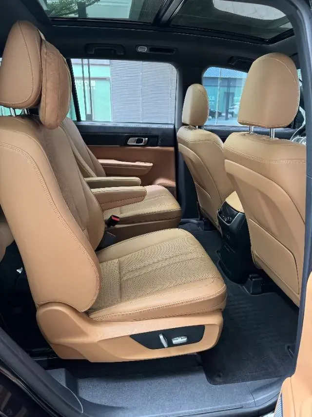 2020 Li ONE Range Extended 131HP REEV 40.5KWH,autocango,china used car exporter,china ev exporter,chinese used car exporter,chinese used ev exporter
