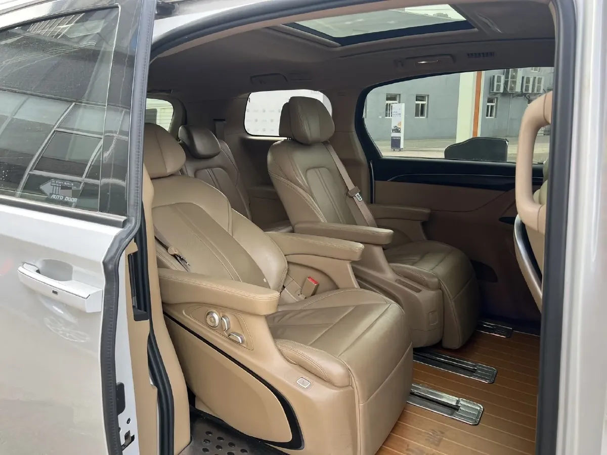 2020 Buick GL8 2.0T 237HP L4 9AT,autocango,china used car exporter,china ev exporter,chinese used car exporter,chinese used ev exporter