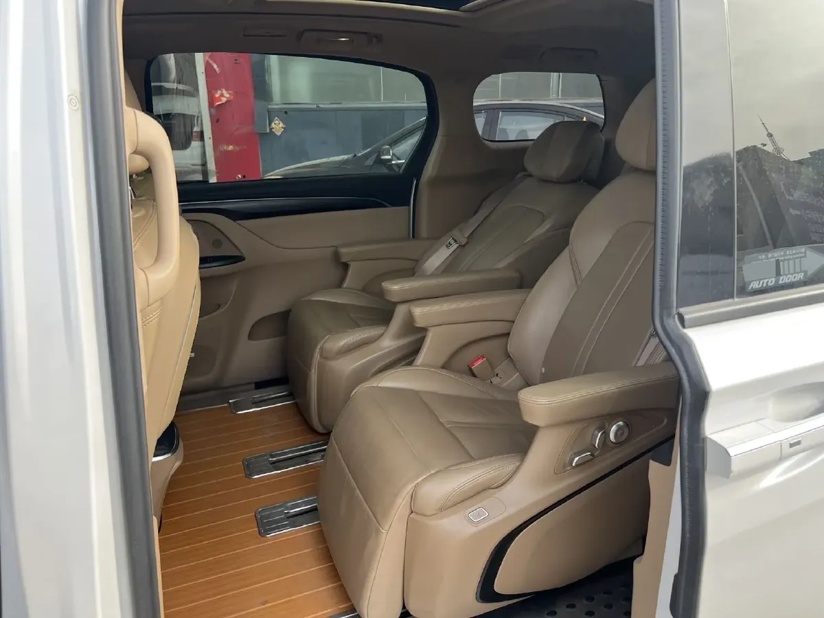 2020 Buick GL8 2.0T 237HP L4 9AT,autocango,china used car exporter,china ev exporter,chinese used car exporter,chinese used ev exporter