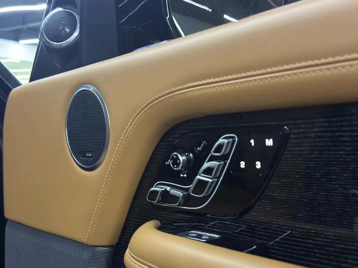 2021 Land Rover Range Rover 3.0T 400HP L6 8AT,autocango,china used car exporter,china ev exporter,chinese used car exporter,chinese used ev exporter