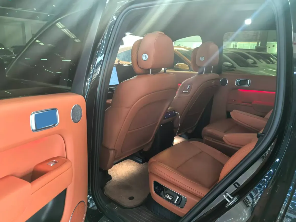 2024 Toyota Granvia 2.5L 189HP L4 E-CVT Hybrid,autocango,china used car exporter,china ev exporter,chinese used car exporter,chinese used ev exporter