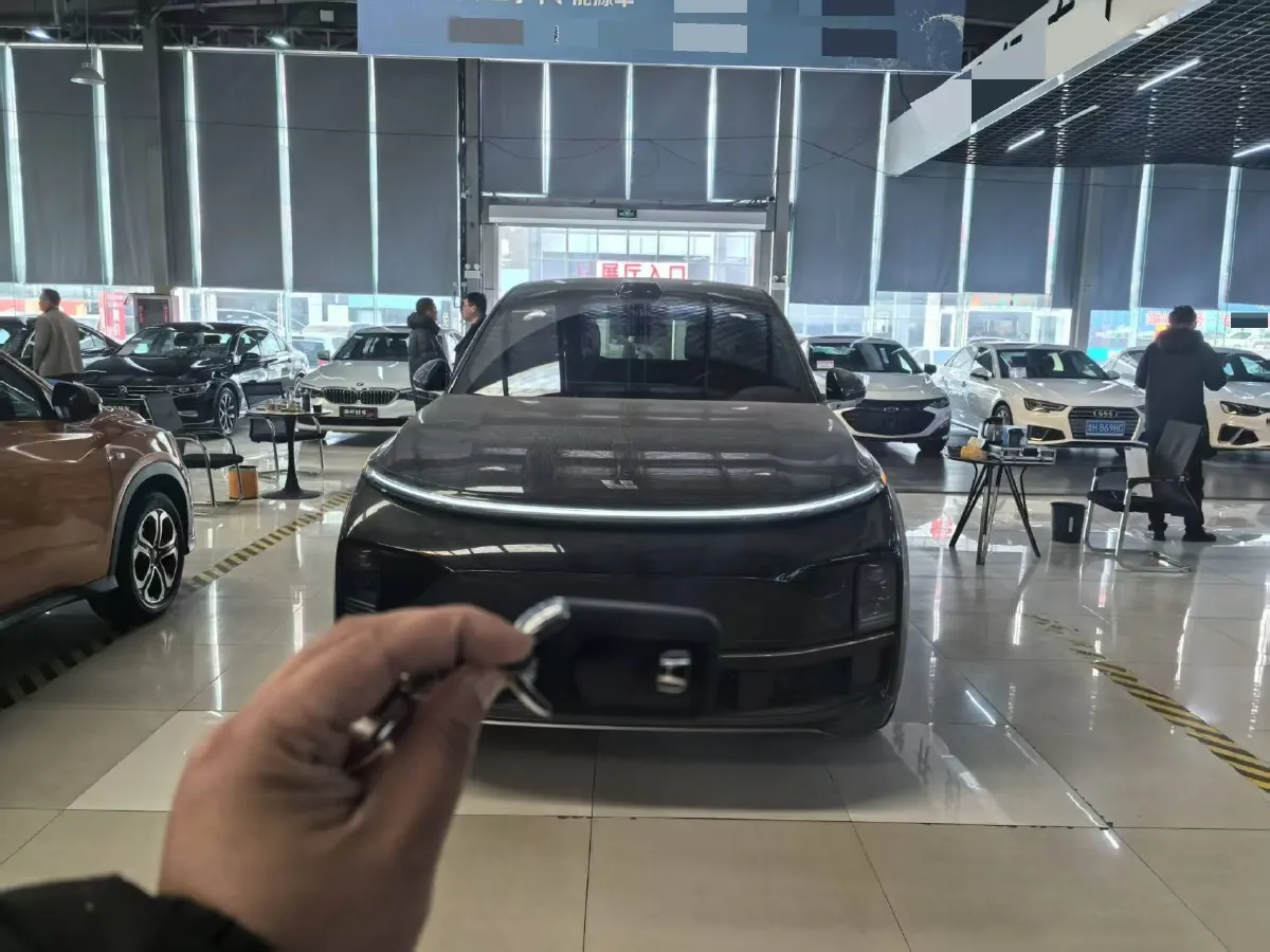 2024 Toyota Granvia 2.5L 189HP L4 E-CVT Hybrid,autocango,china used car exporter,china ev exporter,chinese used car exporter,chinese used ev exporter