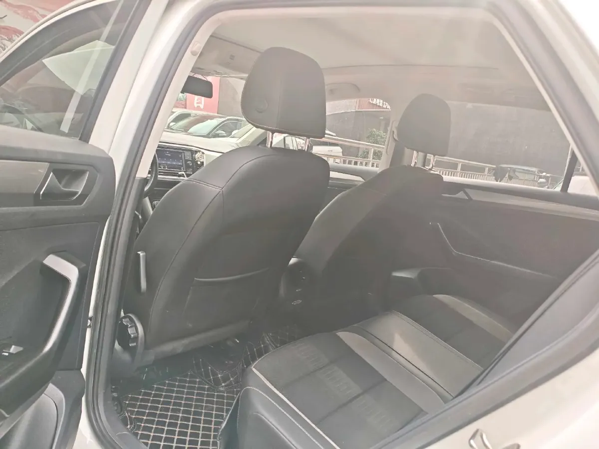 2020 Volkswagen T-Roc 1.4T 131HP L4 7DCT,autocango,china used car exporter,china ev exporter,chinese used car exporter,chinese used ev exporter