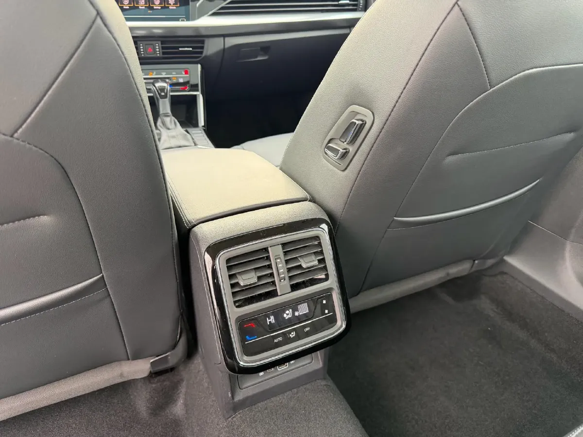 2022 Volkswagen Lamando 1.4T 150HP L4 7DCT,autocango,china used car exporter,china ev exporter,chinese used car exporter,chinese used ev exporter