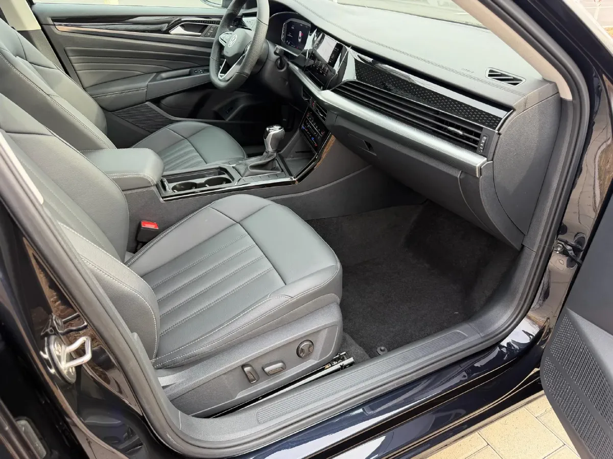 2022 Volkswagen Lamando 1.4T 150HP L4 7DCT,autocango,china used car exporter,china ev exporter,chinese used car exporter,chinese used ev exporter