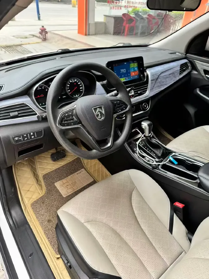 2019 BaoJun 730 1.5T 151HP L4 CVT,autocango,china used car exporter,china ev exporter,chinese used car exporter,chinese used ev exporter