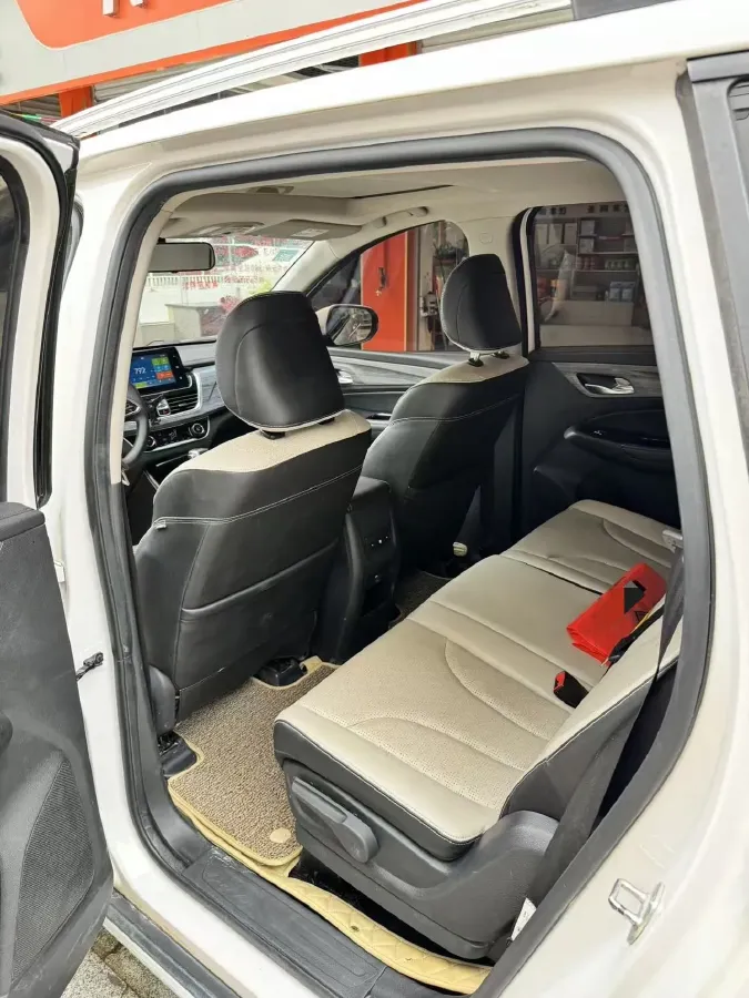 2019 BaoJun 730 1.5T 151HP L4 CVT,autocango,china used car exporter,china ev exporter,chinese used car exporter,chinese used ev exporter