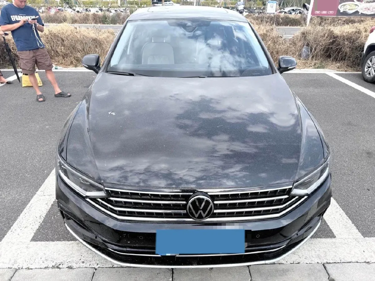 2023 Volkswagen Magotan 2.0T 186HP L4 7DCT,autocango,china used car exporter,china ev exporter,chinese used car exporter,chinese used ev exporter
