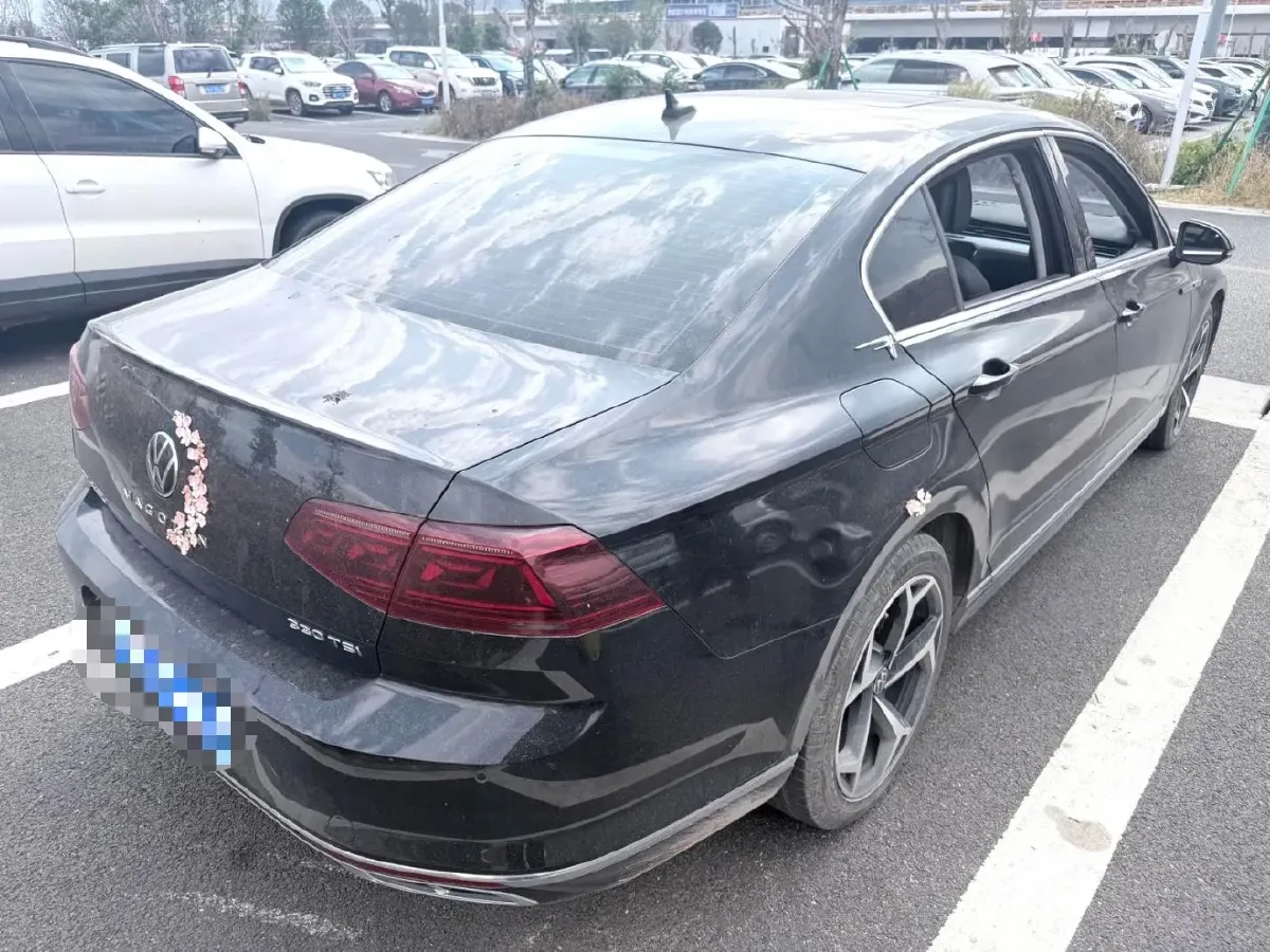 2023 Volkswagen Magotan 2.0T 186HP L4 7DCT,autocango,china used car exporter,china ev exporter,chinese used car exporter,chinese used ev exporter