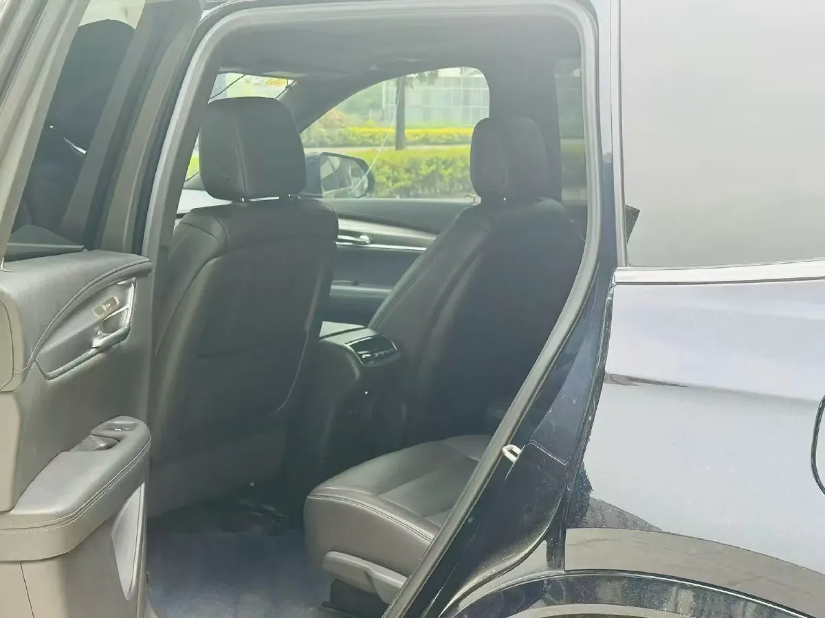 2021 Cadillac XT6 2.0T 237HP L4 9AT,autocango,china used car exporter,china ev exporter,chinese used car exporter,chinese used ev exporter