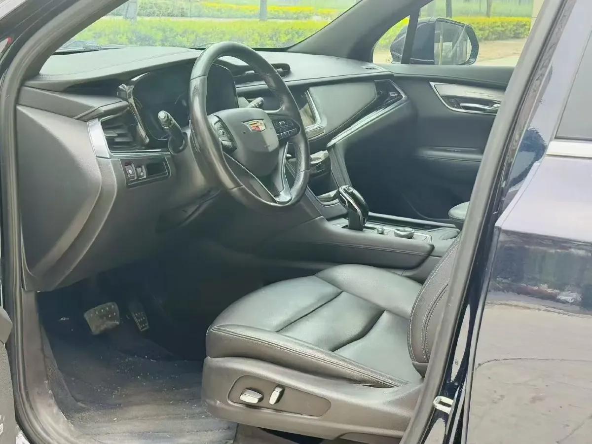 2021 Cadillac XT6 2.0T 237HP L4 9AT,autocango,china used car exporter,china ev exporter,chinese used car exporter,chinese used ev exporter