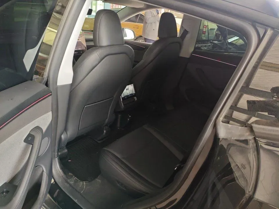 2025 Tesla Model Y BEV 62.5KWH,autocango,china used car exporter,china ev exporter,chinese used car exporter,chinese used ev exporter