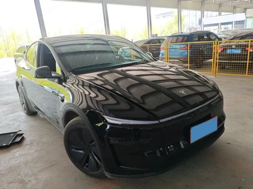 2025 Tesla Model Y BEV 62.5KWH,autocango,china used car exporter,china ev exporter,chinese used car exporter,chinese used ev exporter
