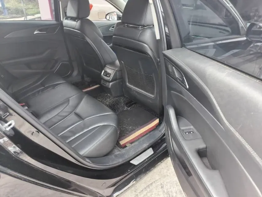 2020 HongQi H5 1.8T 197HP L4 6AT,autocango,china used car exporter,china ev exporter,chinese used car exporter,chinese used ev exporter