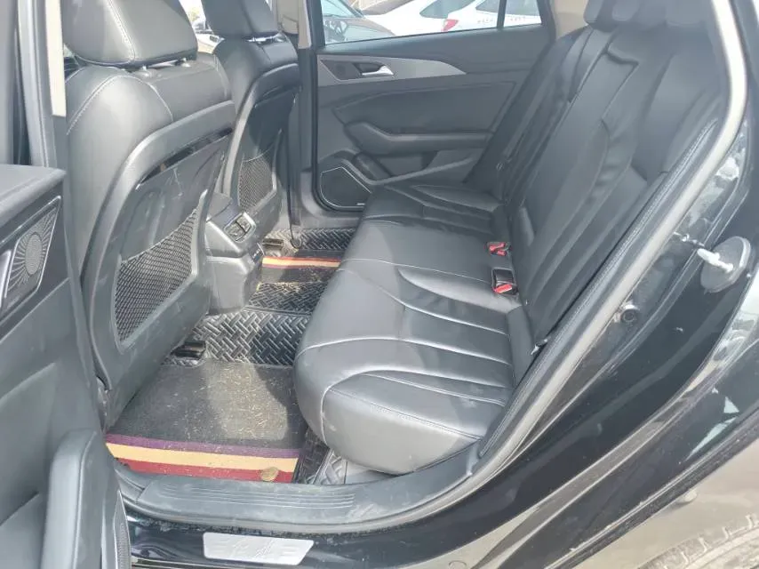 2020 HongQi H5 1.8T 197HP L4 6AT,autocango,china used car exporter,china ev exporter,chinese used car exporter,chinese used ev exporter