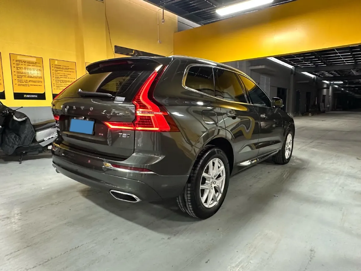 2021 Volvo XC60 2.0T 250HP L4 8AT,autocango,china used car exporter,china ev exporter,chinese used car exporter,chinese used ev exporter