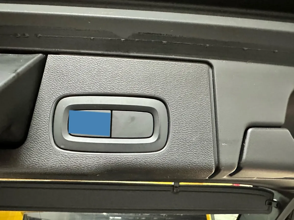 2021 Volvo XC60 2.0T 250HP L4 8AT,autocango,china used car exporter,china ev exporter,chinese used car exporter,chinese used ev exporter