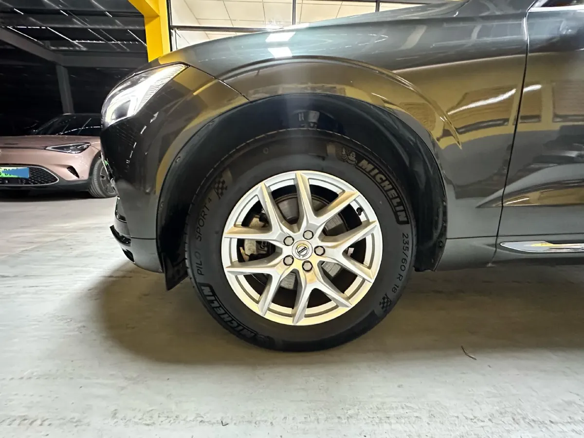 2021 Volvo XC60 2.0T 250HP L4 8AT,autocango,china used car exporter,china ev exporter,chinese used car exporter,chinese used ev exporter