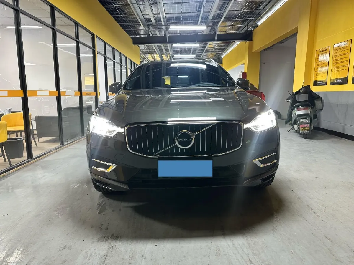 2021 Volvo XC60 2.0T 250HP L4 8AT,autocango,china used car exporter,china ev exporter,chinese used car exporter,chinese used ev exporter