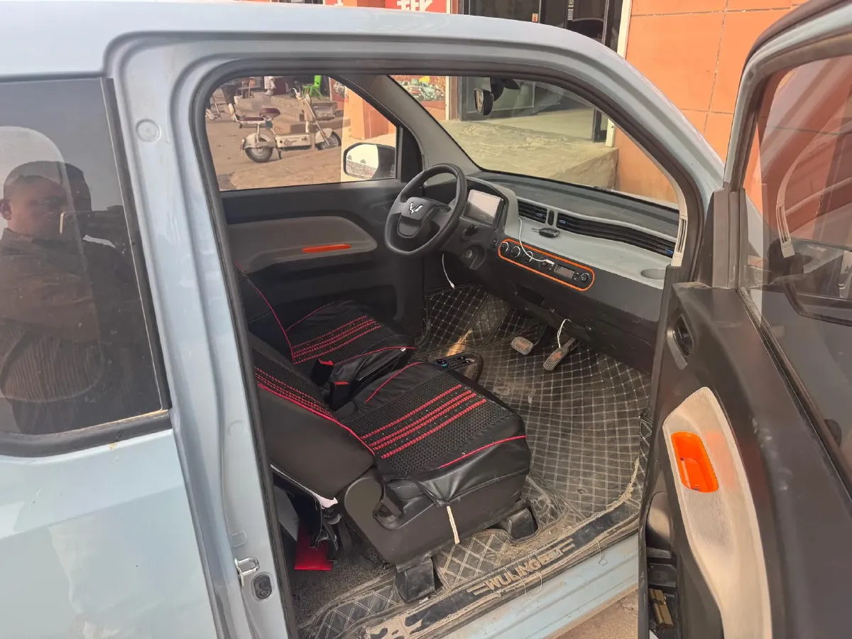 2020 WuLing HongGuang MINI EV BEV 13.8KWH,autocango,china used car exporter,china ev exporter,chinese used car exporter,chinese used ev exporter