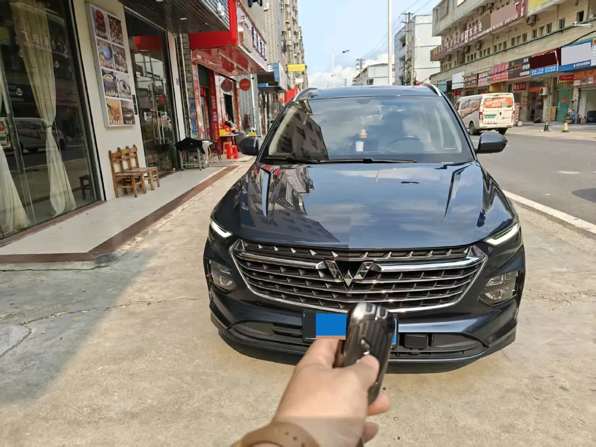 2019 BaoJun 730 1.5T 151HP L4 CVT,autocango,china used car exporter,china ev exporter,chinese used car exporter,chinese used ev exporter