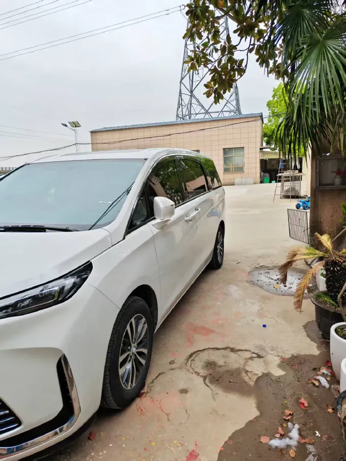 2025 Buick GL8 2.0T 237HP L4 9AT,autocango,china used car exporter,china ev exporter,chinese used car exporter,chinese used ev exporter