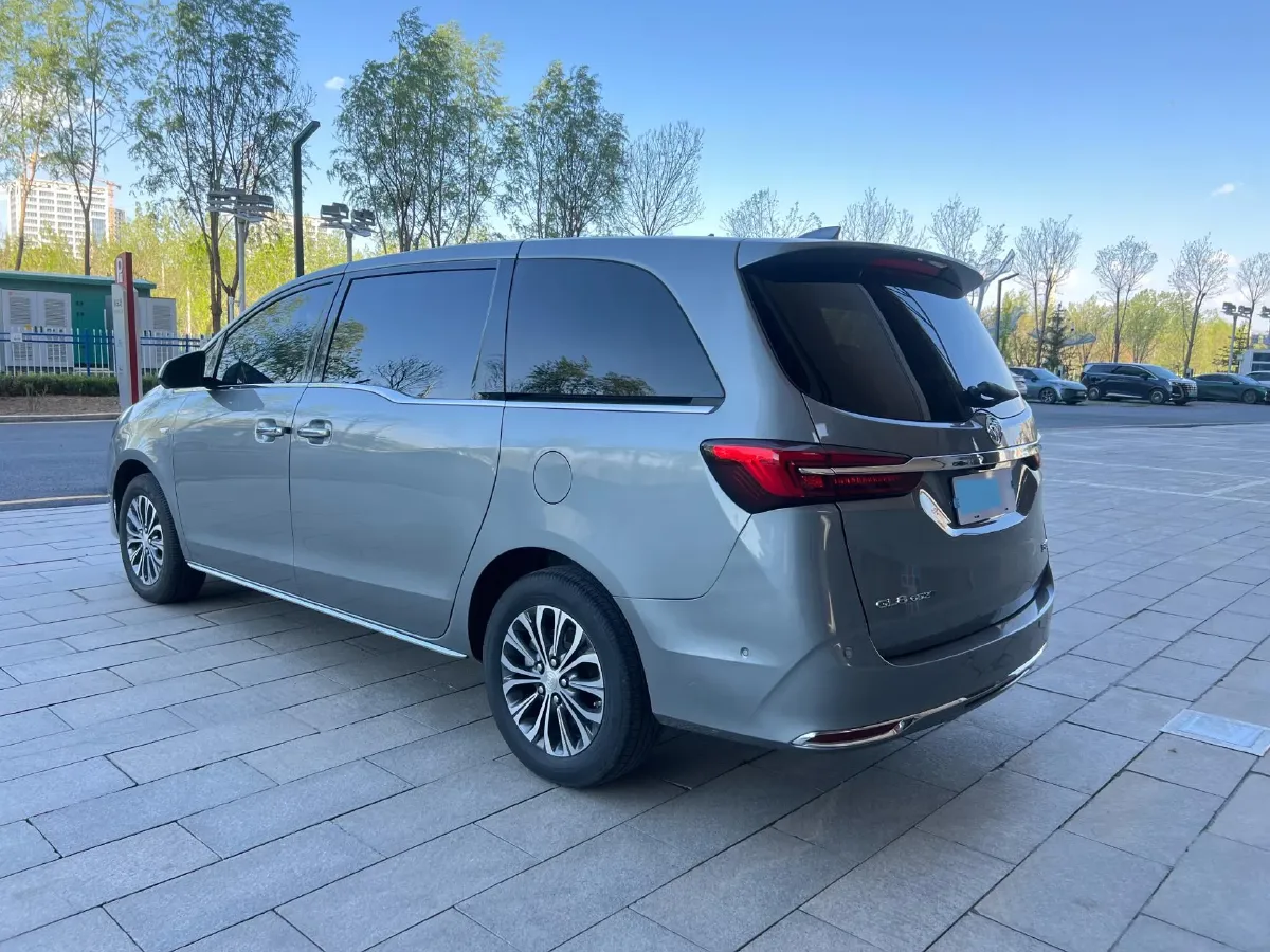 2022 Buick GL8 2.0T 237HP L4 9AT,autocango,china used car exporter,china ev exporter,chinese used car exporter,chinese used ev exporter