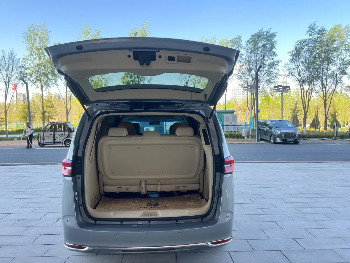 2022 Buick GL8 2.0T 237HP L4 9AT,autocango,china used car exporter,china ev exporter,chinese used car exporter,chinese used ev exporter