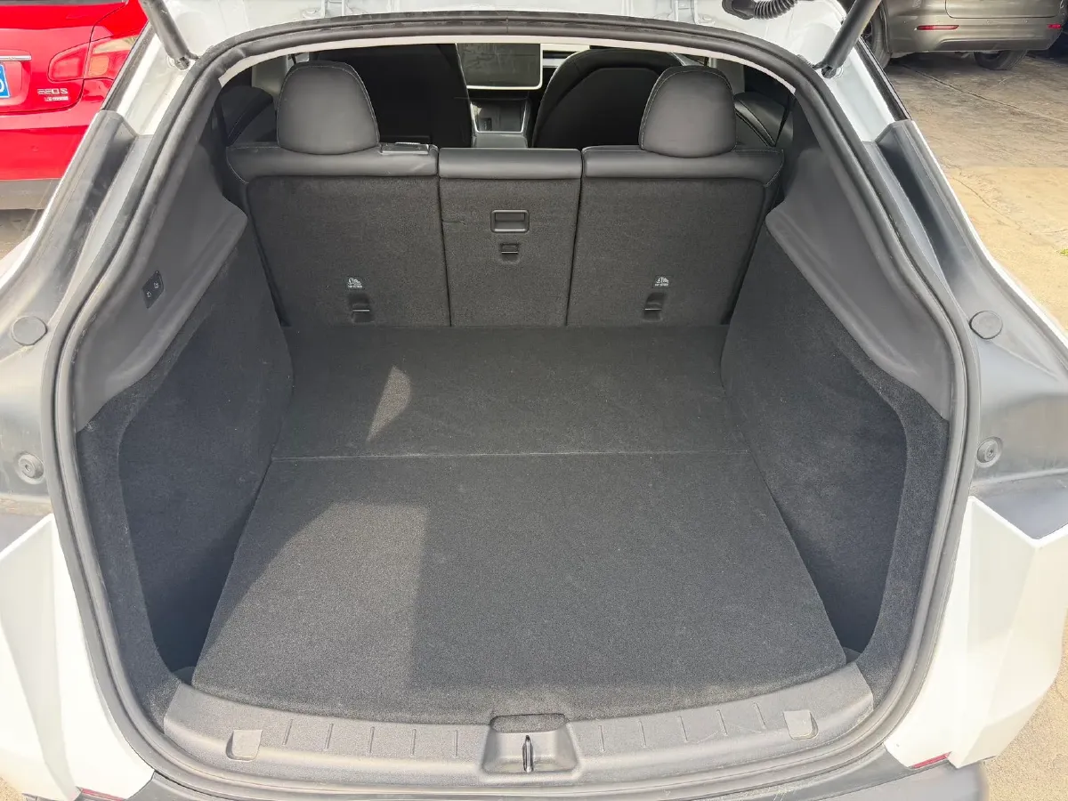 2025 Tesla Model Y BEV 78.4KWH,autocango,china used car exporter,china ev exporter,chinese used car exporter,chinese used ev exporter